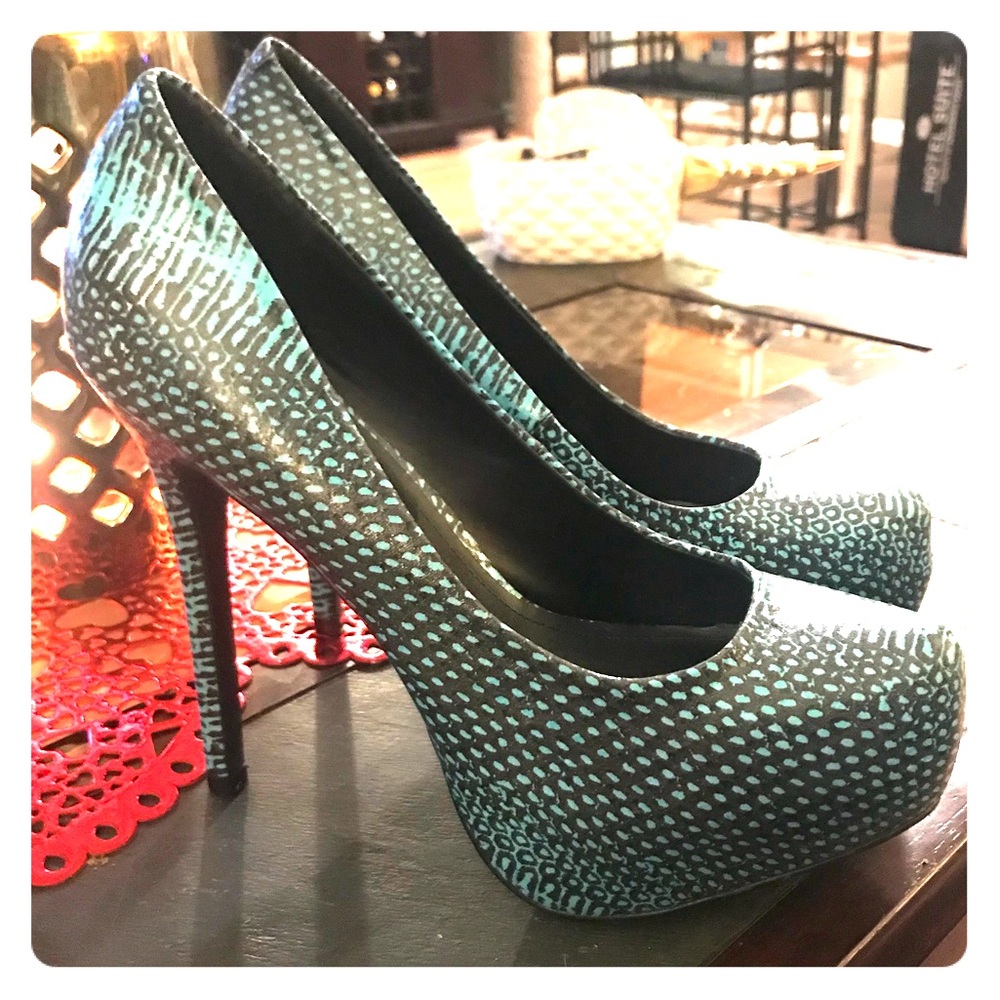 Teal Steve Madden Pumps